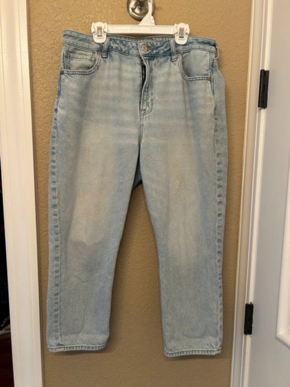American Eagle Women’s Strigid Mom Jean